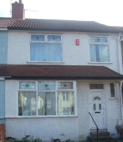  Image of 4 bedroom House Share to rent in Sandling Avenue Horfield Bristol BS7 at Horfield Bristol Horfield, BS7 0HT